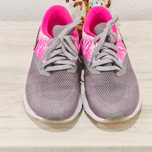 Nike Women's React Flyknit Sneakers - Pink, Gray, and Teal (Women’s 9) - Picture 3 of 5